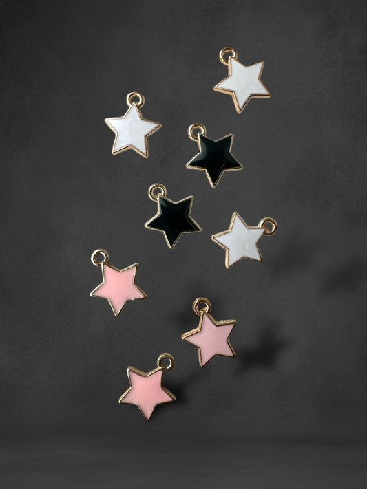 Stjerne vedhæng i sort, hvid eller lyserød