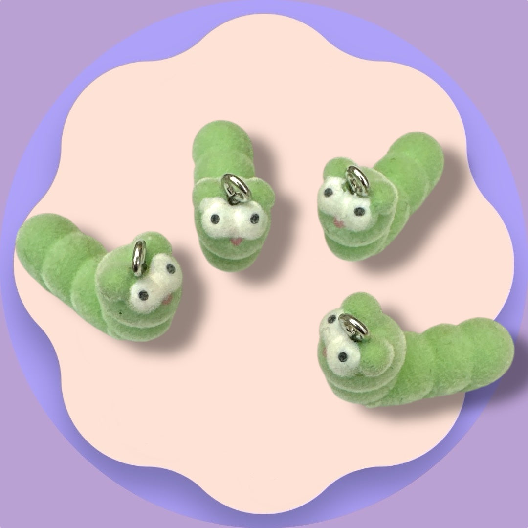 Fluffy larve 🐛